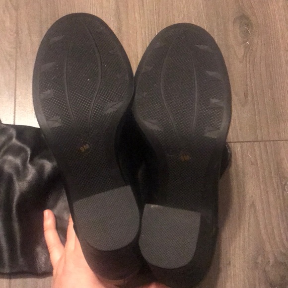 Slip on Black Heeled Boots - Picture 5 of 5